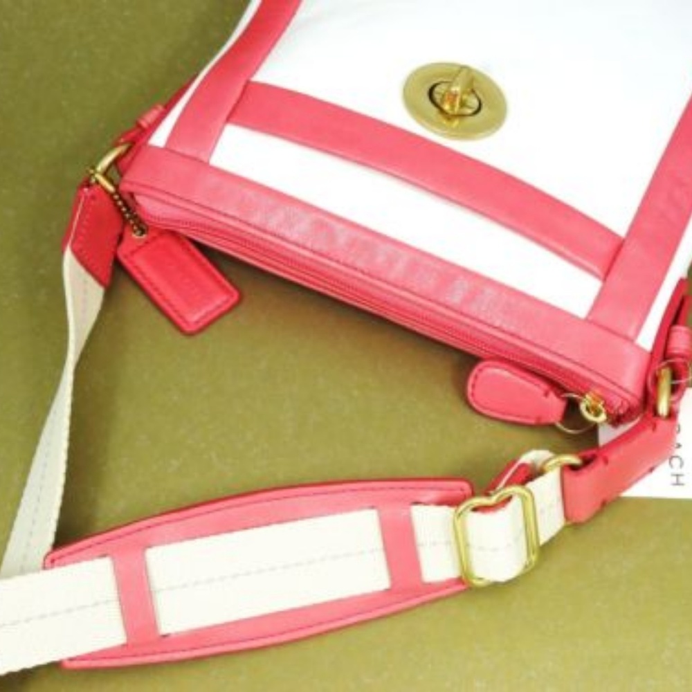 NWT Coach Coral White Leather CROSSBODY Swingpack - Picture 5 of 8